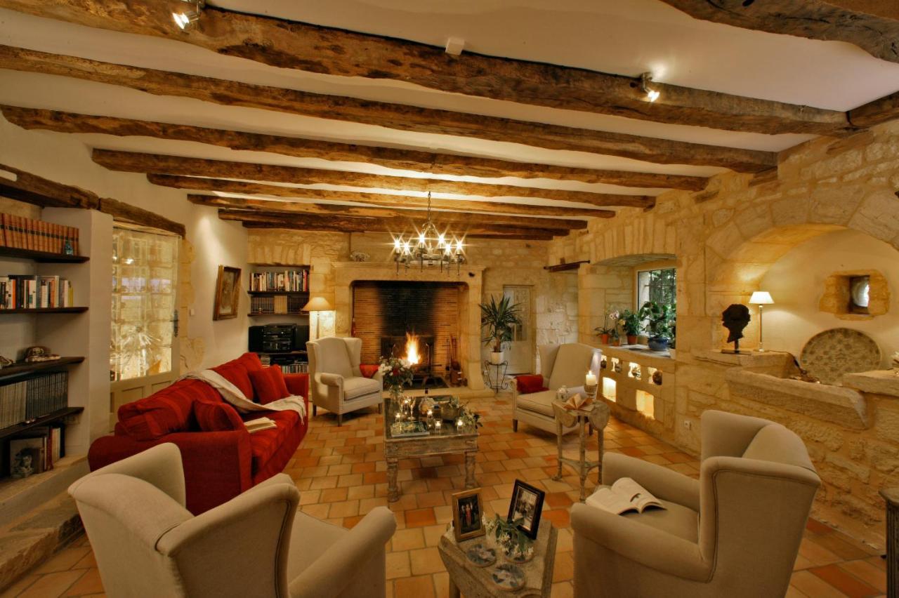 Le Prieuré du Château de Biron Biron  Extérieur photo